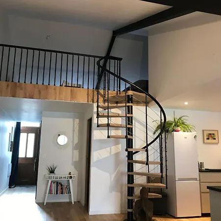 Maison 2 Chambres, Avec Terrasse Et Jardin * Rochefort (Charente-Maritime)