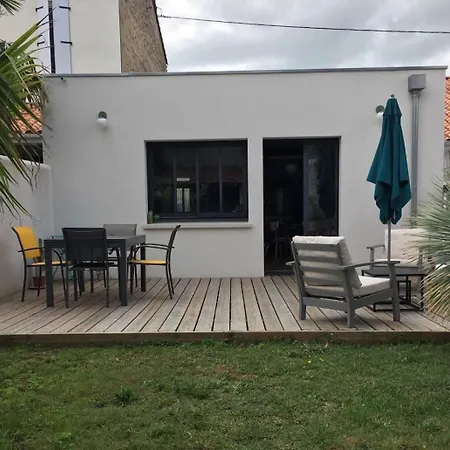 Maison 2 Chambres, Avec Terrasse Et Jardin Rochefort (Charente-Maritime)